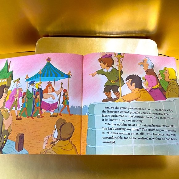 DISNEYLAND VTG 1970 THE EMPERORS NEW CLOTHES VINYL RECORD & READ ALONG STORYBOOK - Picture 12 of 15